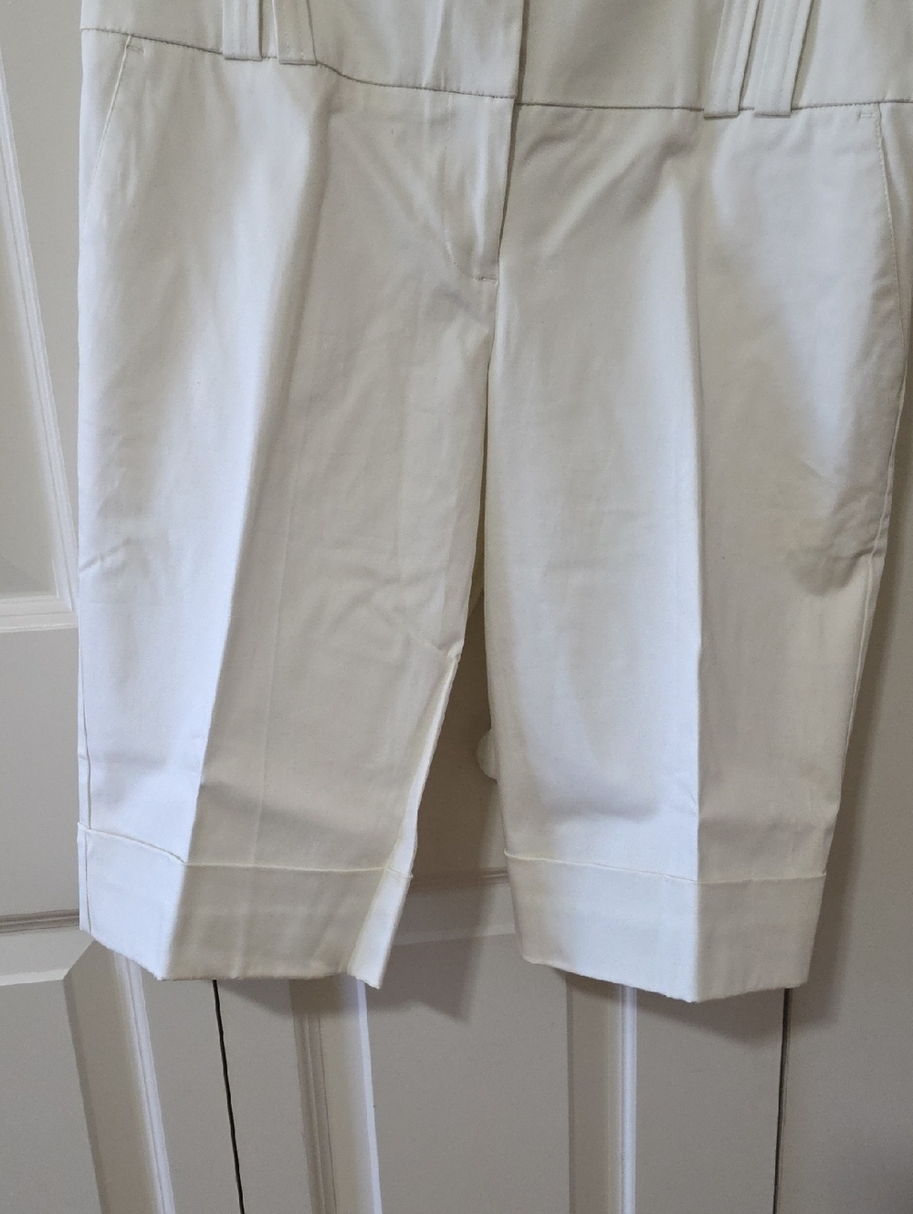 INC International Concepts White Women’s Tailored Bermuda Shorts